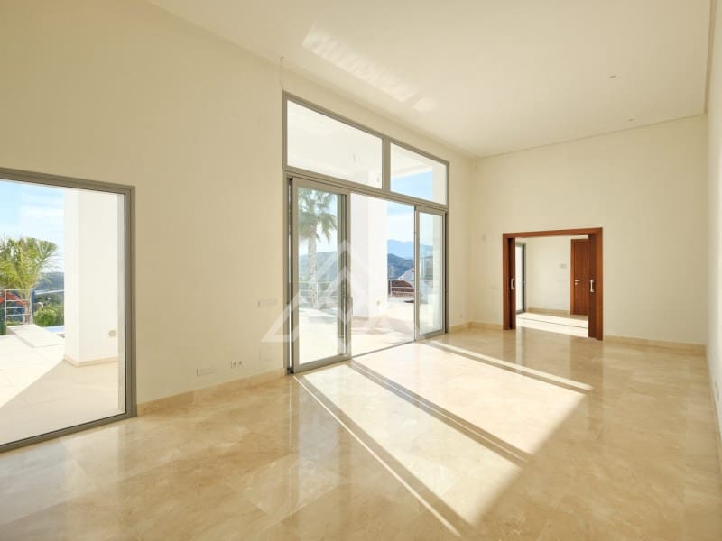 Chalet de 4 habitaciones en Benahavís en venta - 2.200.000 € (Ref: 9604912)