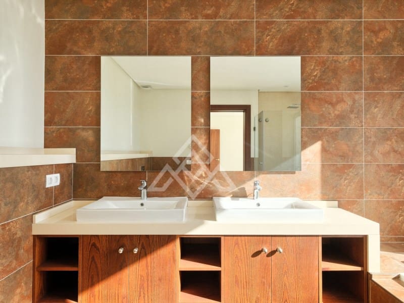 Chalet de 4 habitaciones en Benahavís en venta - 2.200.000 € (Ref: 9604912)