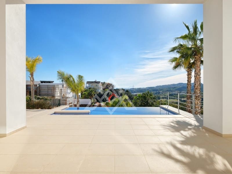 Chalet de 4 habitaciones en Benahavís en venta - 2.200.000 € (Ref: 9604912)