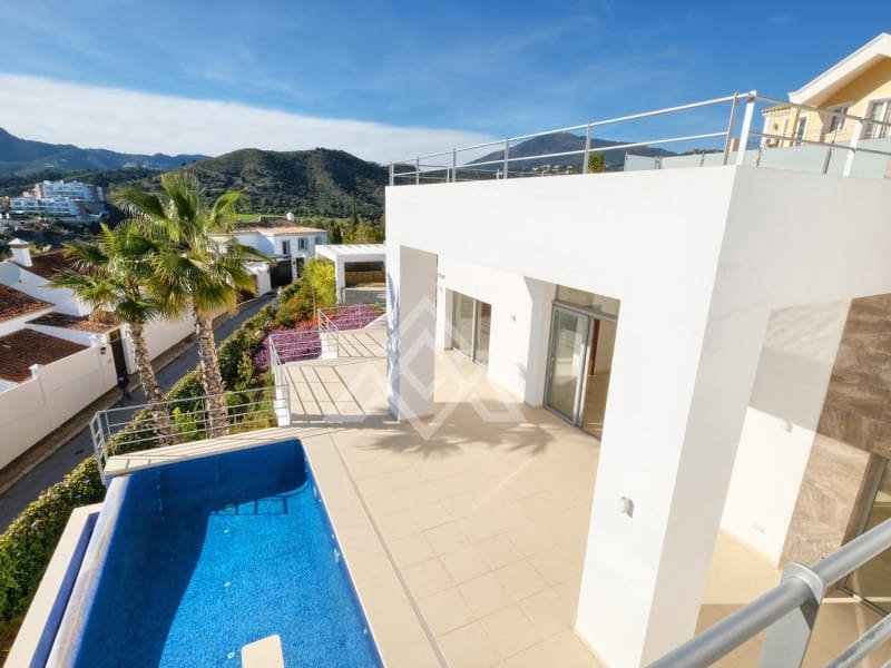 Chalet de 4 habitaciones en Benahavís en venta - 2.200.000 € (Ref: 9604912)