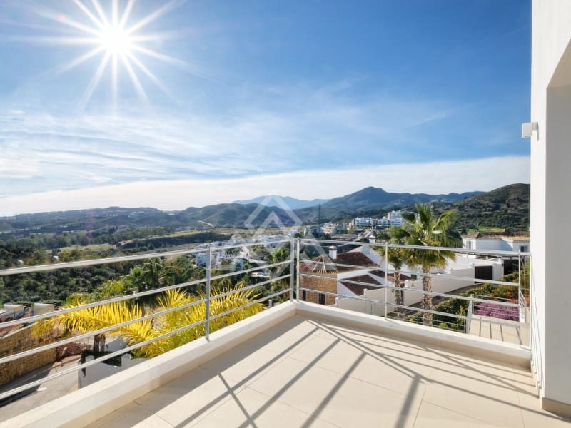 Chalet de 4 habitaciones en Benahavís en venta - 2.200.000 € (Ref: 9604912)