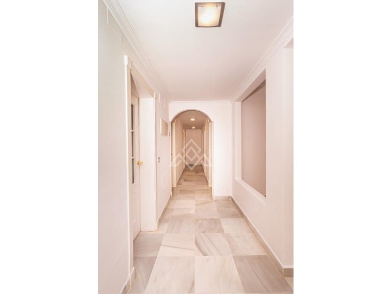 4 makuuhuone Huoneisto myytävänä paikassa New Golden Mile mukana 
autotalli - 850 000 € (Ref: 9616227)