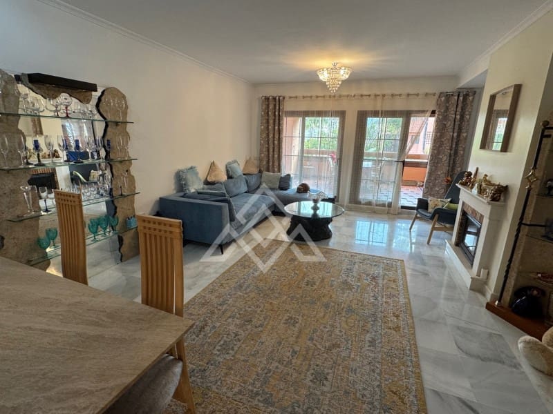 4 makuuhuone Huoneisto myytävänä paikassa New Golden Mile mukana 
autotalli - 850 000 € (Ref: 9616227)