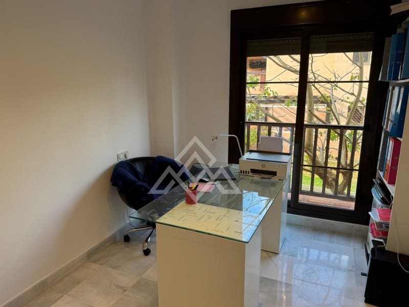 4 makuuhuone Huoneisto myytävänä paikassa New Golden Mile mukana 
autotalli - 850 000 € (Ref: 9616227)