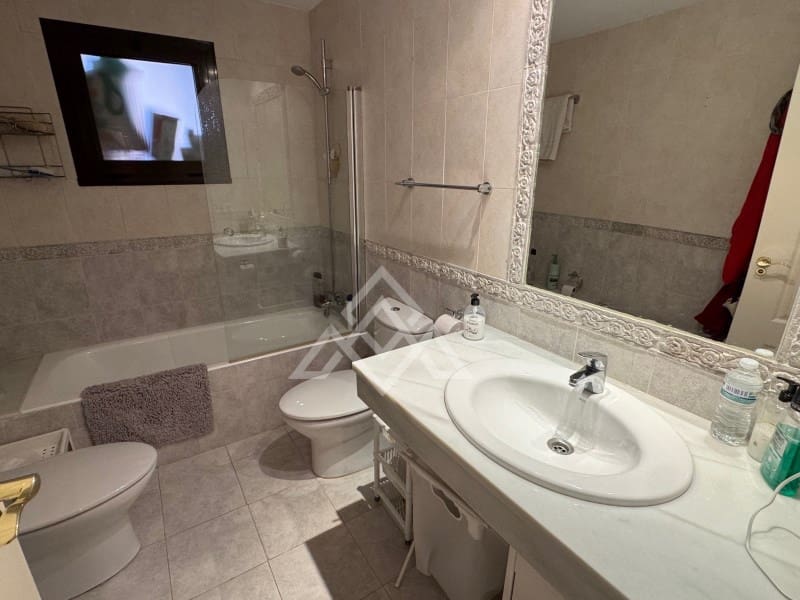 4 makuuhuone Huoneisto myytävänä paikassa New Golden Mile mukana 
autotalli - 850 000 € (Ref: 9616227)