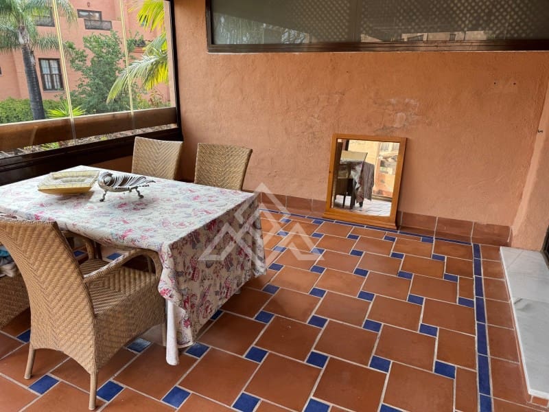 4 makuuhuone Huoneisto myytävänä paikassa New Golden Mile mukana 
autotalli - 850 000 € (Ref: 9616227)