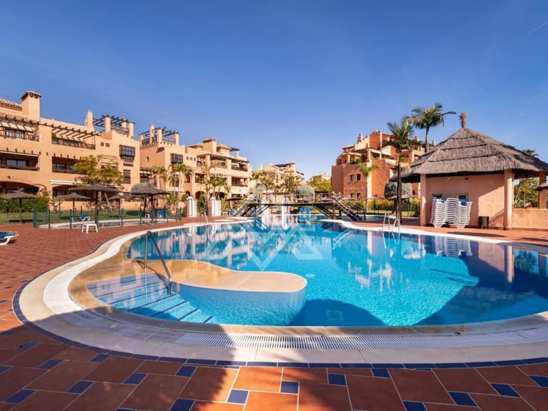 4 makuuhuone Huoneisto myytävänä paikassa New Golden Mile mukana 
autotalli - 850 000 € (Ref: 9616227)