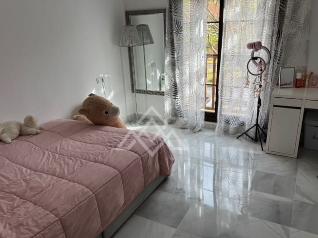 4 makuuhuone Huoneisto myytävänä paikassa Benamara - Atalaya, Estepona mukana 
autotalli - 850 000 € (Ref: 9616227)