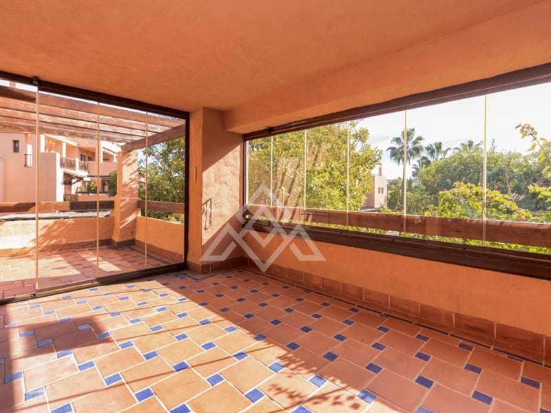 4 makuuhuone Huoneisto myytävänä paikassa New Golden Mile mukana 
autotalli - 850 000 € (Ref: 9616227)