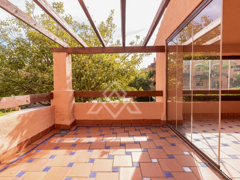 4 makuuhuone Huoneisto myytävänä paikassa New Golden Mile mukana 
autotalli - 850 000 € (Ref: 9616227)