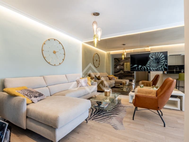 2 makuuhuone Huoneisto myytävänä paikassa Nueva Andalucia mukana 
autotalli - 630 000 € (Ref: 9651852)