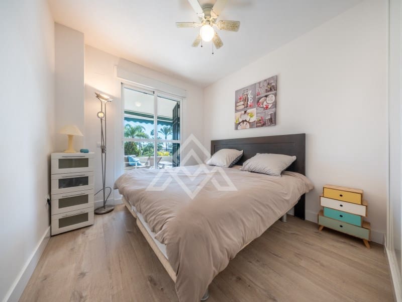 2 makuuhuone Huoneisto myytävänä paikassa Nueva Andalucia mukana 
autotalli - 630 000 € (Ref: 9651852)