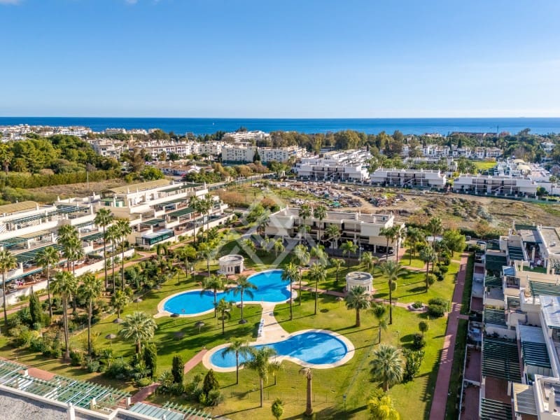 2 makuuhuone Huoneisto myytävänä paikassa Nueva Andalucia mukana 
autotalli - 630 000 € (Ref: 9651852)