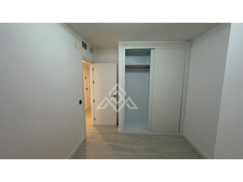 3 bedroom Apartment for sale in Marbella - € 398,000 (Ref: 9714860)