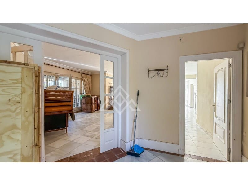 7 bedroom Villa for sale in New Golden Mile with garage - € 2,100,000 (Ref: 9719841)