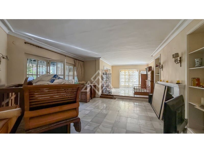 7 bedroom Villa for sale in New Golden Mile with garage - € 2,100,000 (Ref: 9719841)