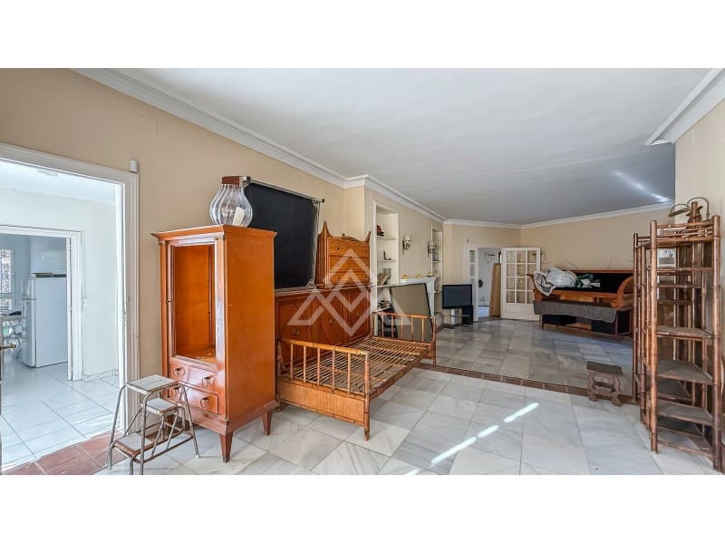 7 bedroom Villa for sale in New Golden Mile with garage - € 2,100,000 (Ref: 9719841)