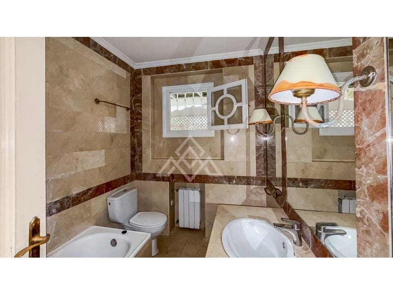 7 bedroom Villa for sale in New Golden Mile with garage - € 2,100,000 (Ref: 9719841)