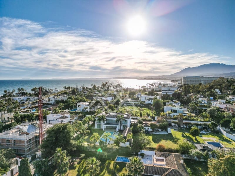 7 bedroom Villa for sale in New Golden Mile with garage - € 2,100,000 (Ref: 9719841)