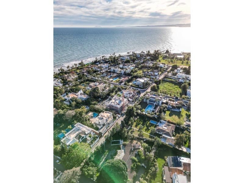 7 bedroom Villa for sale in New Golden Mile with garage - € 2,100,000 (Ref: 9719841)