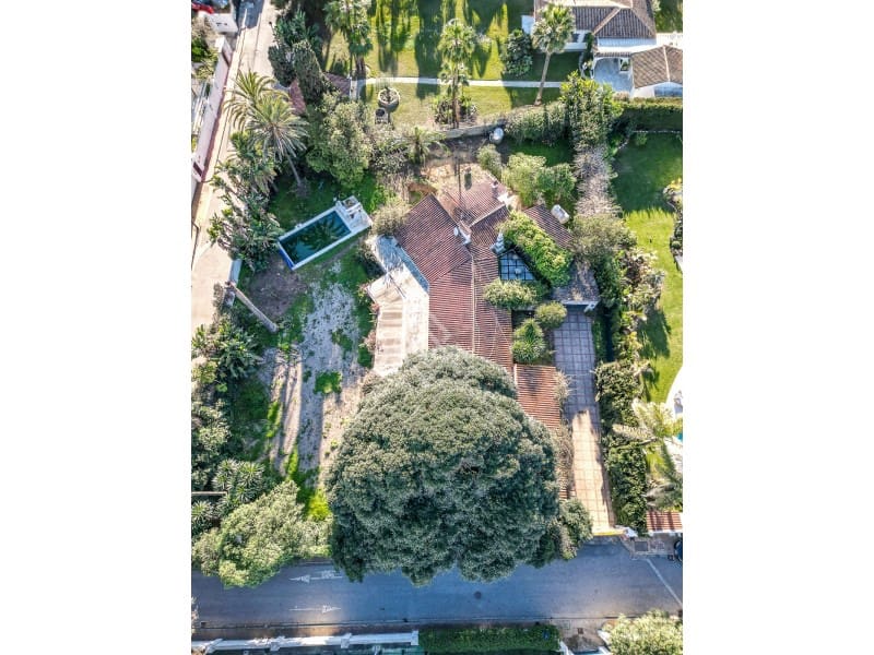 7 bedroom Villa for sale in New Golden Mile with garage - € 2,100,000 (Ref: 9719841)