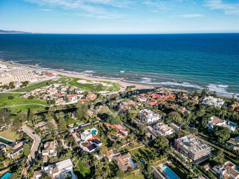 7 bedroom Villa for sale in New Golden Mile with garage - € 2,100,000 (Ref: 9719841)