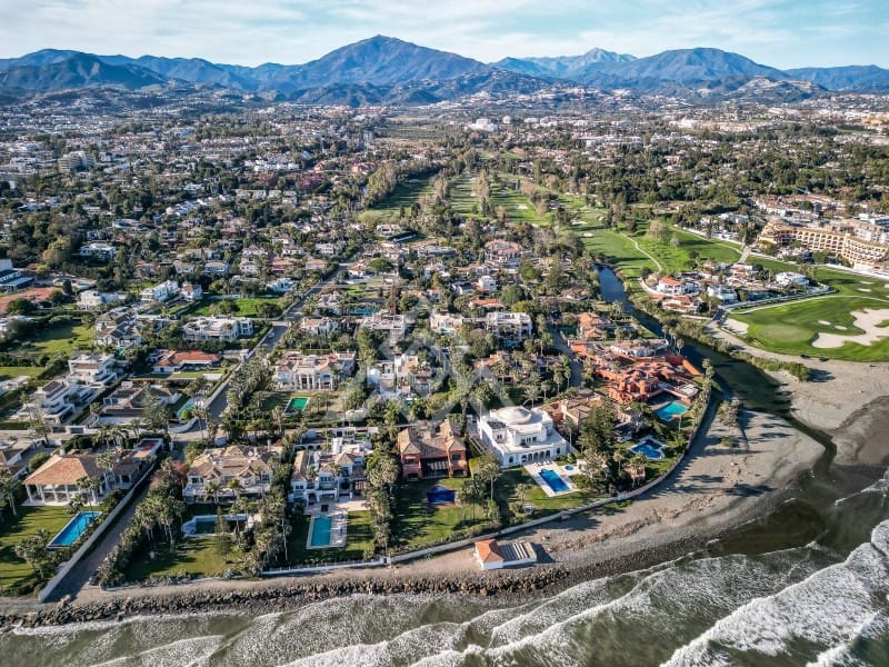 7 bedroom Villa for sale in New Golden Mile with garage - € 2,100,000 (Ref: 9719841)