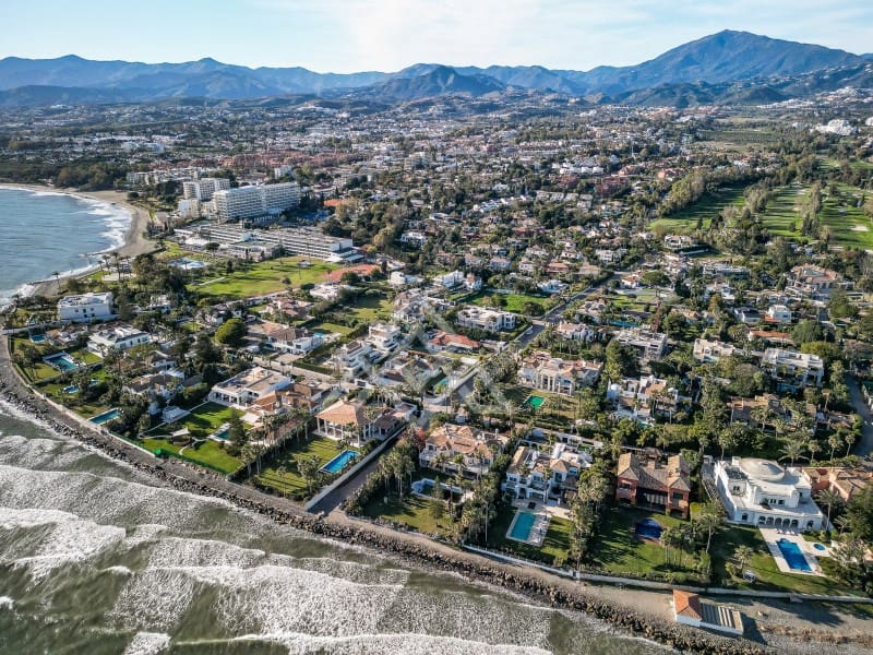 7 bedroom Villa for sale in New Golden Mile with garage - € 2,100,000 (Ref: 9719841)