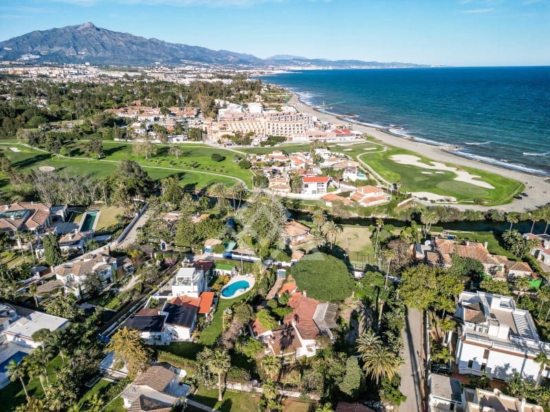 7 bedroom Villa for sale in New Golden Mile with garage - € 2,100,000 (Ref: 9719841)