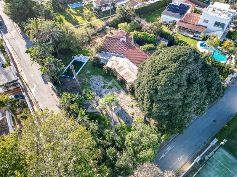 7 bedroom Villa for sale in New Golden Mile with garage - € 2,100,000 (Ref: 9719841)