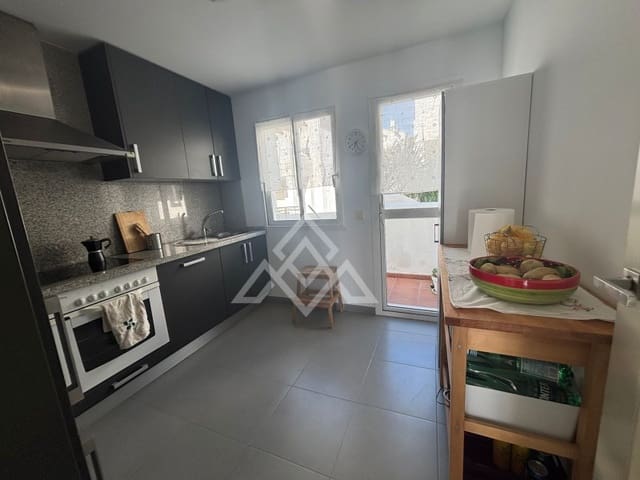 2 sovrum Takvåning till salu i Estepona med garage - 349 900 € (Ref: 9726583)