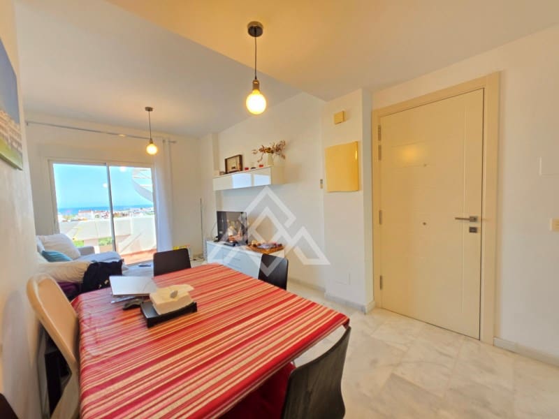 2 bedroom Penthouse for sale in Estepona with pool garage - € 349,900 (Ref: 9726583)