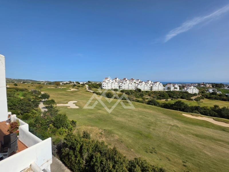 2 bedroom Penthouse for sale in Estepona with pool garage - € 349,900 (Ref: 9726583)