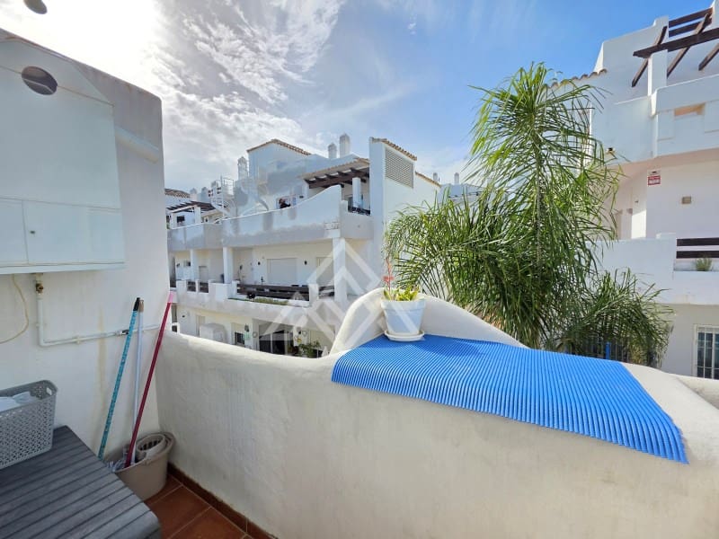 2 bedroom Penthouse for sale in Estepona with pool garage - € 349,900 (Ref: 9726583)