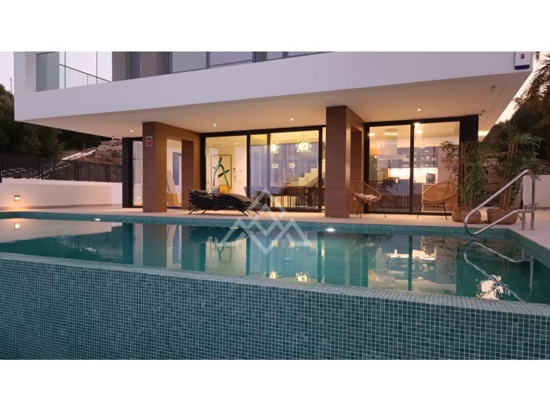 3 makuuhuone Huvila myytävänä paikassa Estepona - 1 440 000 € (Ref: 9747787)