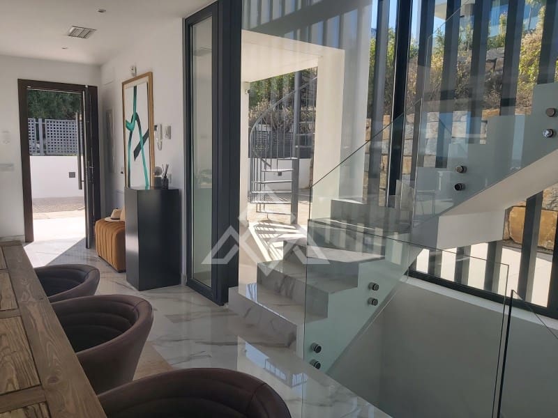 3 makuuhuone Huvila myytävänä paikassa Estepona - 1 440 000 € (Ref: 9747787)