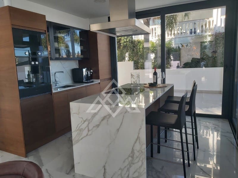 3 makuuhuone Huvila myytävänä paikassa Estepona - 1 440 000 € (Ref: 9747787)