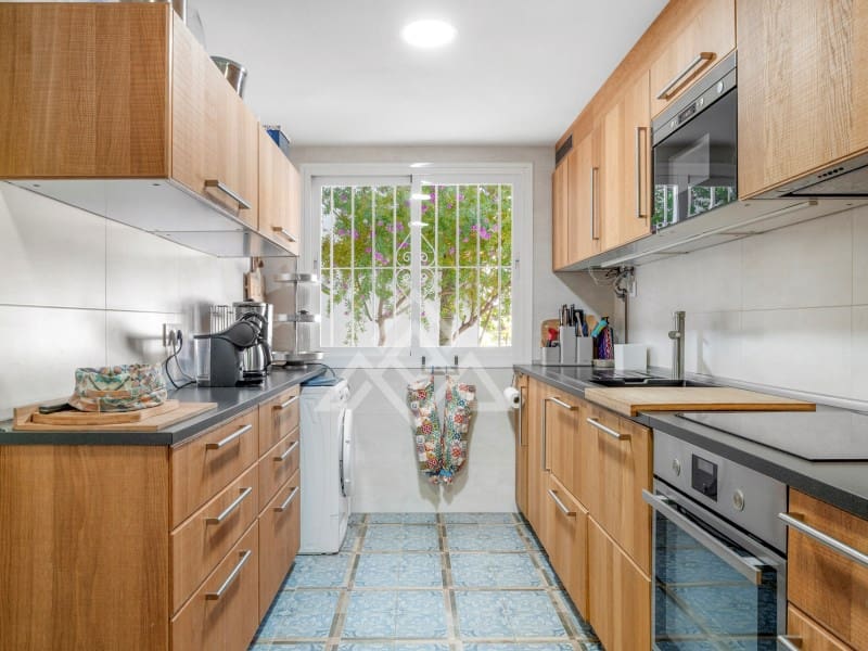 3 chambre Maison de Ville à vendre à Estepona avec piscine garage - 619 000 € (Ref: 9747788)