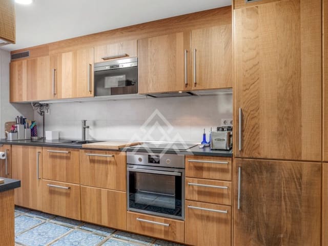 3 chambre Maison de Ville à vendre à Estepona avec piscine garage - 619 000 € (Ref: 9747788)