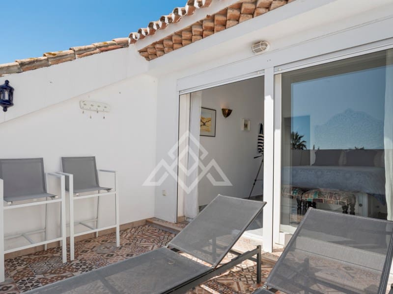 3 chambre Maison de Ville à vendre à Estepona avec piscine garage - 619 000 € (Ref: 9747788)