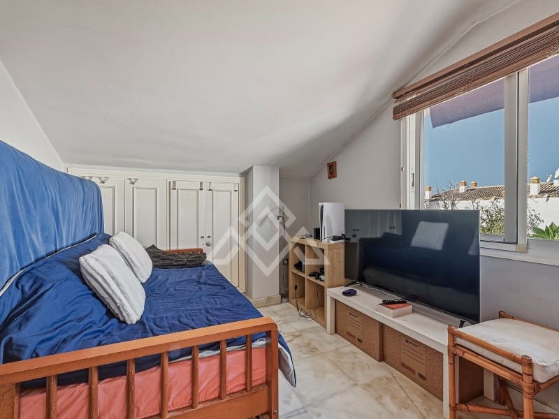 3 slaapkamer Penthouse te koop in Golden Mile met garage - € 570.000 (Ref: 9770582)