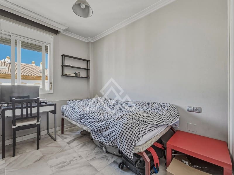 3 slaapkamer Penthouse te koop in Golden Mile met garage - € 570.000 (Ref: 9770582)