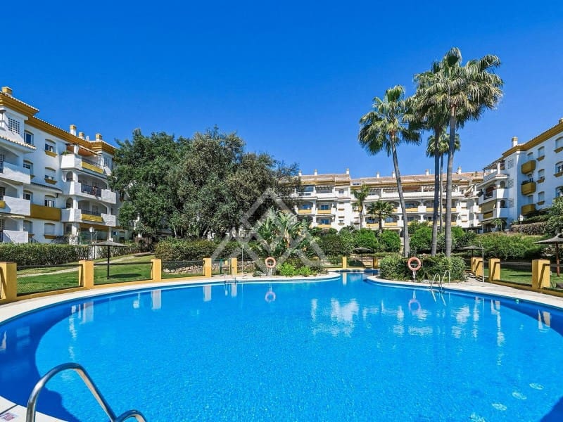 3 slaapkamer Penthouse te koop in Golden Mile met garage - € 570.000 (Ref: 9770582)