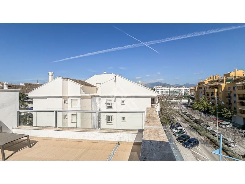 3 soveværelse Penthouse til salg i San Pedro de Alcantara med garage - € 695.000 (Ref: 9770583)