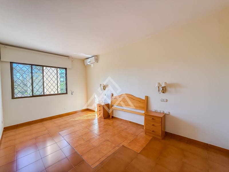 5 soverom Villa til salgs i Marbella med garasje - € 2 500 000 (Ref: 9772973)