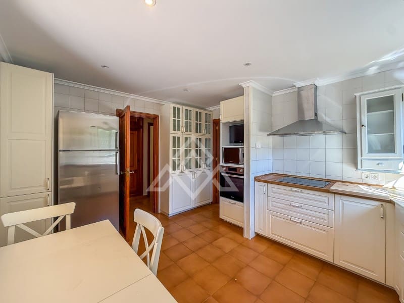 5 soverom Villa til salgs i Marbella med garasje - € 2 500 000 (Ref: 9772973)