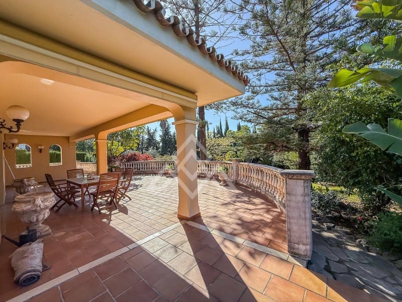 5 soverom Villa til salgs i Marbella med garasje - € 2 500 000 (Ref: 9772973)