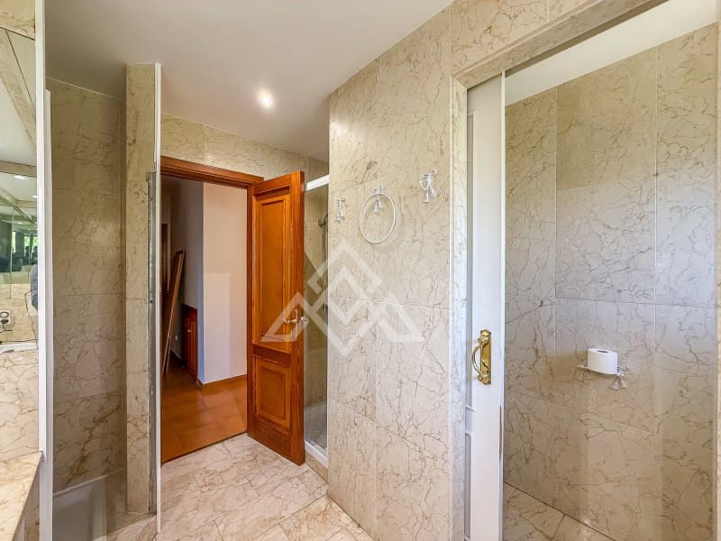 5 soverom Villa til salgs i Marbella med garasje - € 2 500 000 (Ref: 9772973)