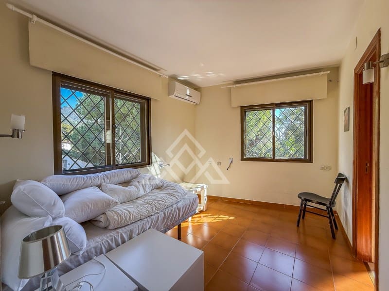 5 soverom Villa til salgs i Marbella med garasje - € 2 500 000 (Ref: 9772973)