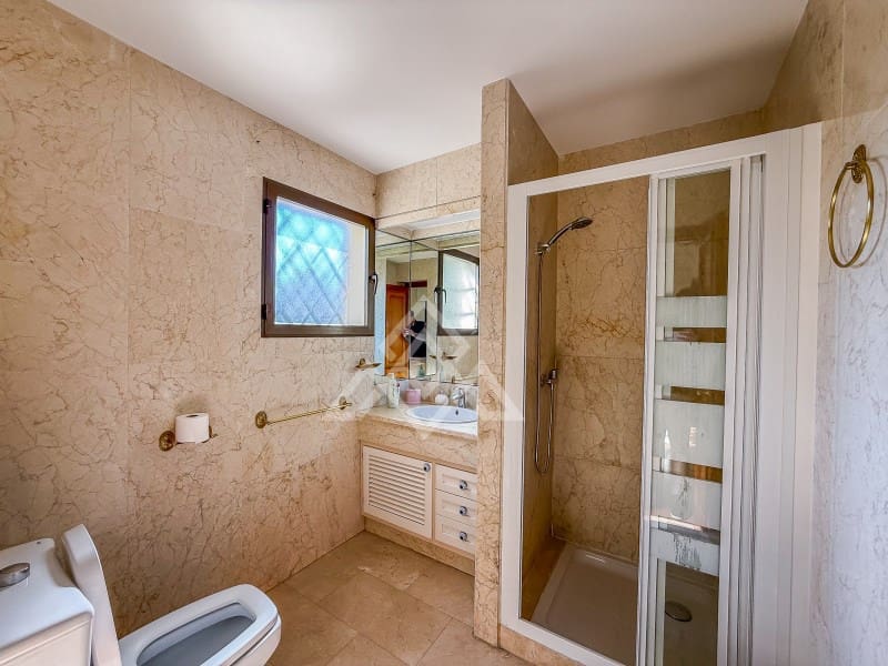 5 soverom Villa til salgs i Marbella med garasje - € 2 500 000 (Ref: 9772973)